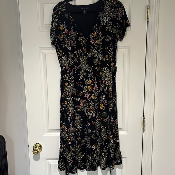 NWOT Rachel Zoe floral wrap dress - Picture 2 of 3